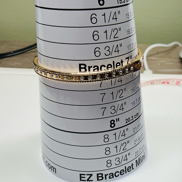 Elegant Gold-Tone Rhinestone Bangle Bracelet for Women NEW - Picture 4 of 5